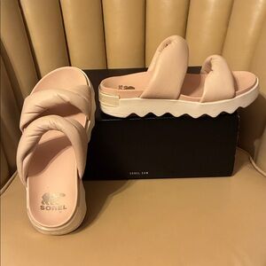 Sorel Women's Tan Slide Sandals